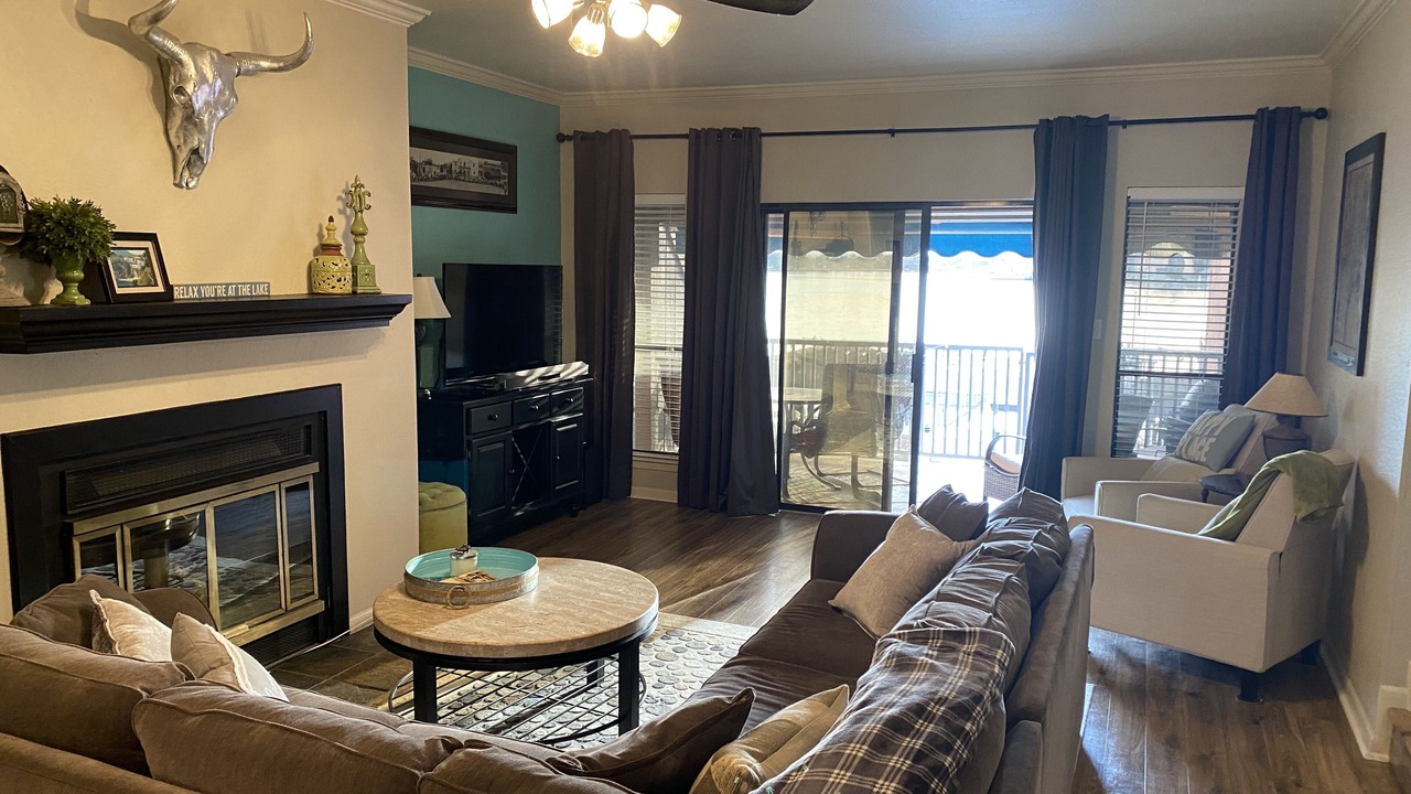 Photo of Livingroom in Horseshoe Bay