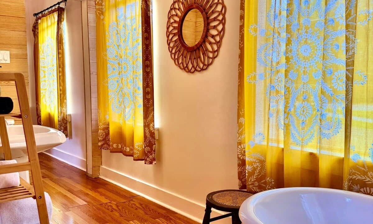 Photo of Bathroom in Beauregard Town Historic District