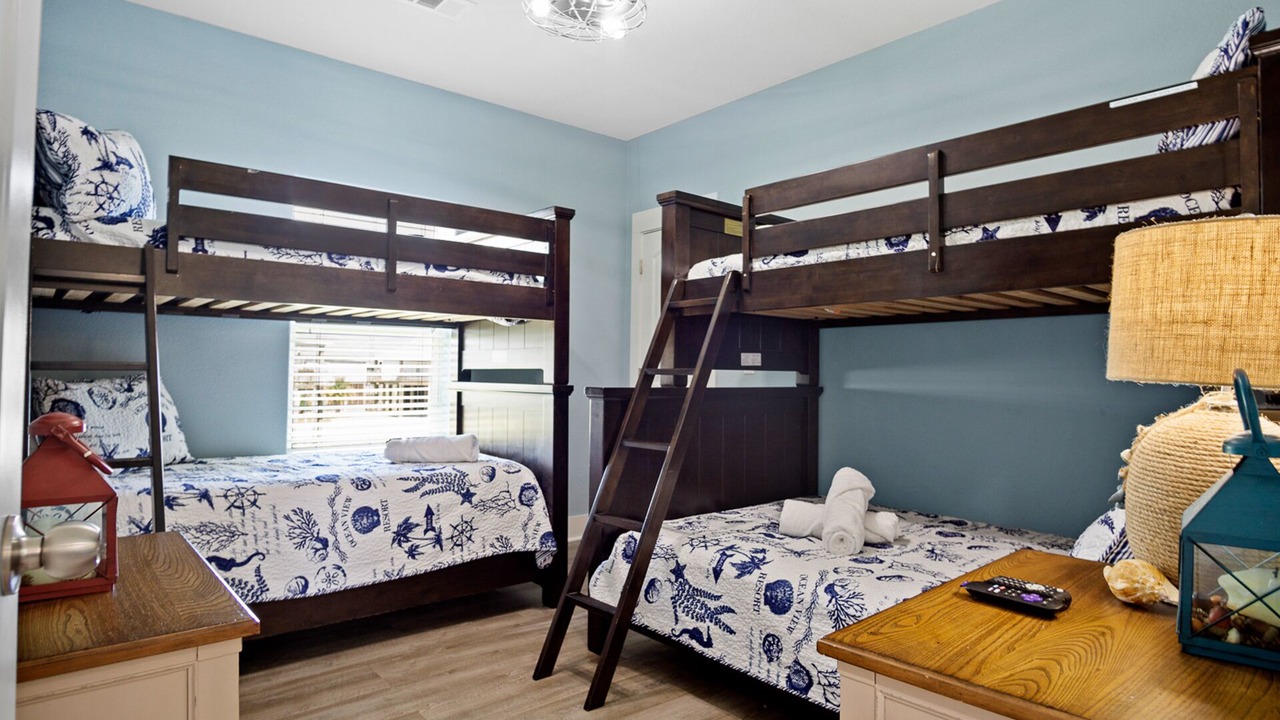 Photo of Bedroom in Crystal Beach