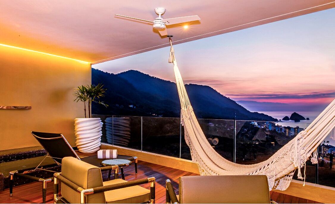 Photo of Patio Balcony in South Shore Hotel Area