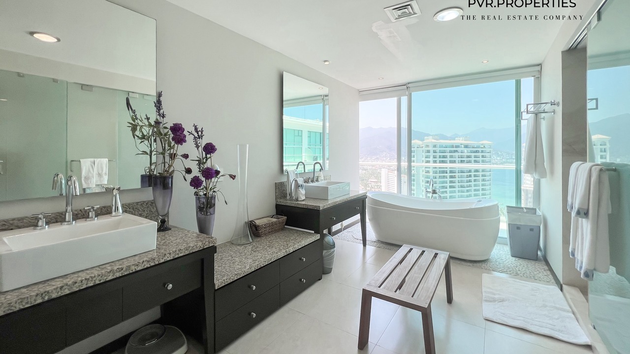 Photo of Bathroom in North Hotel Zone