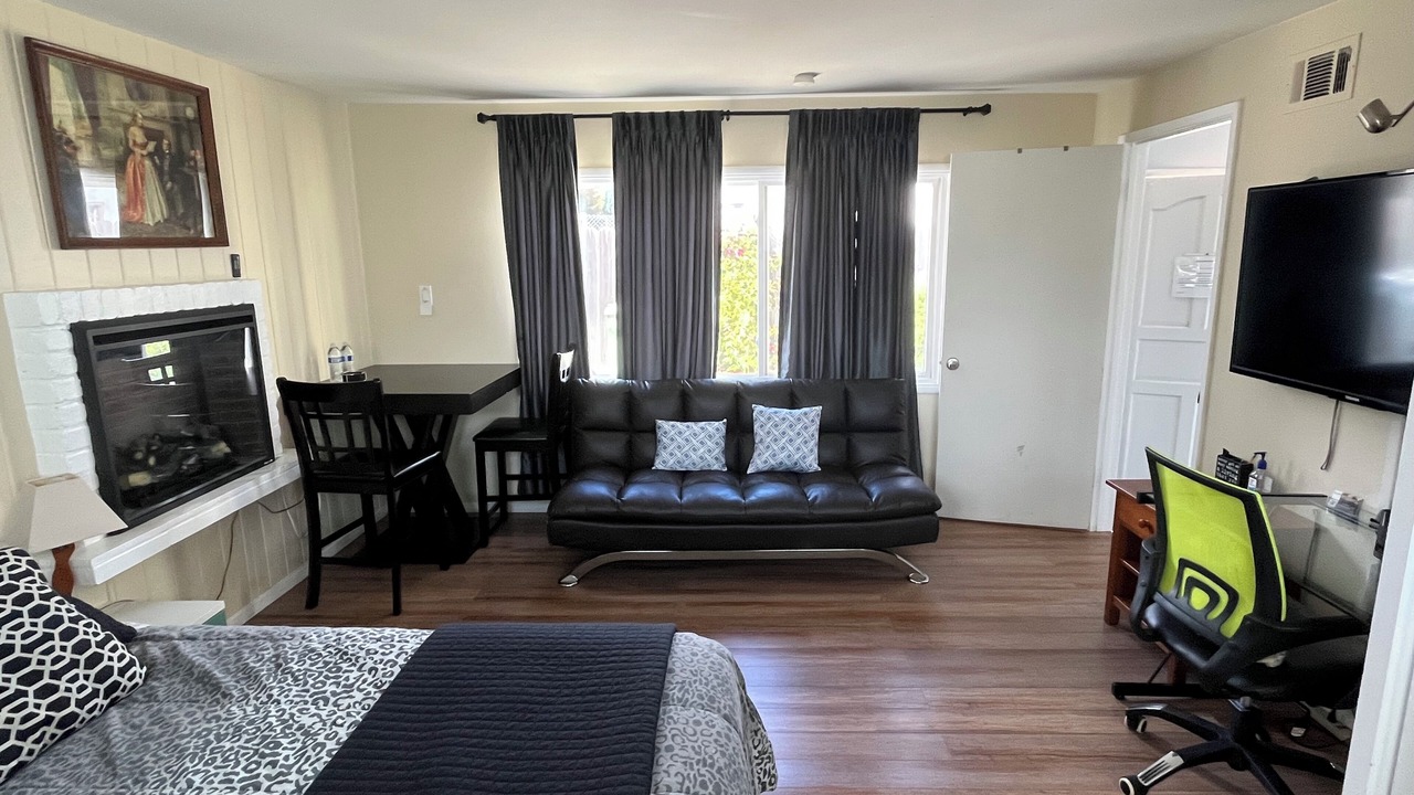 Photo of Livingroom in Westlake