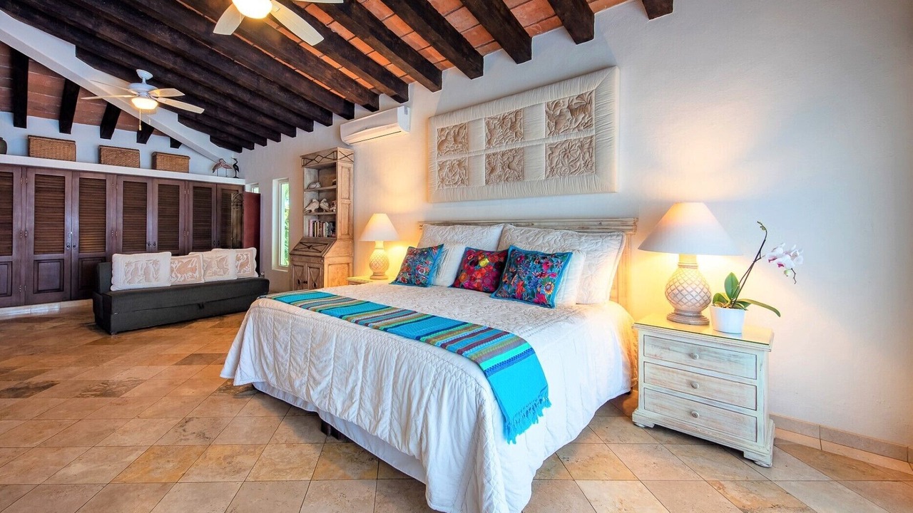 Photo of Bedroom in South Shore Hotel Area