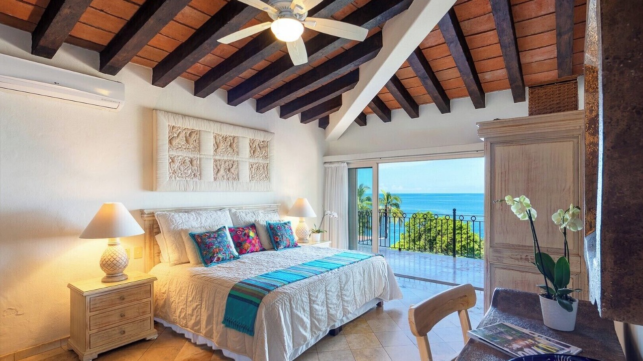 Photo of Bedroom in South Shore Hotel Area