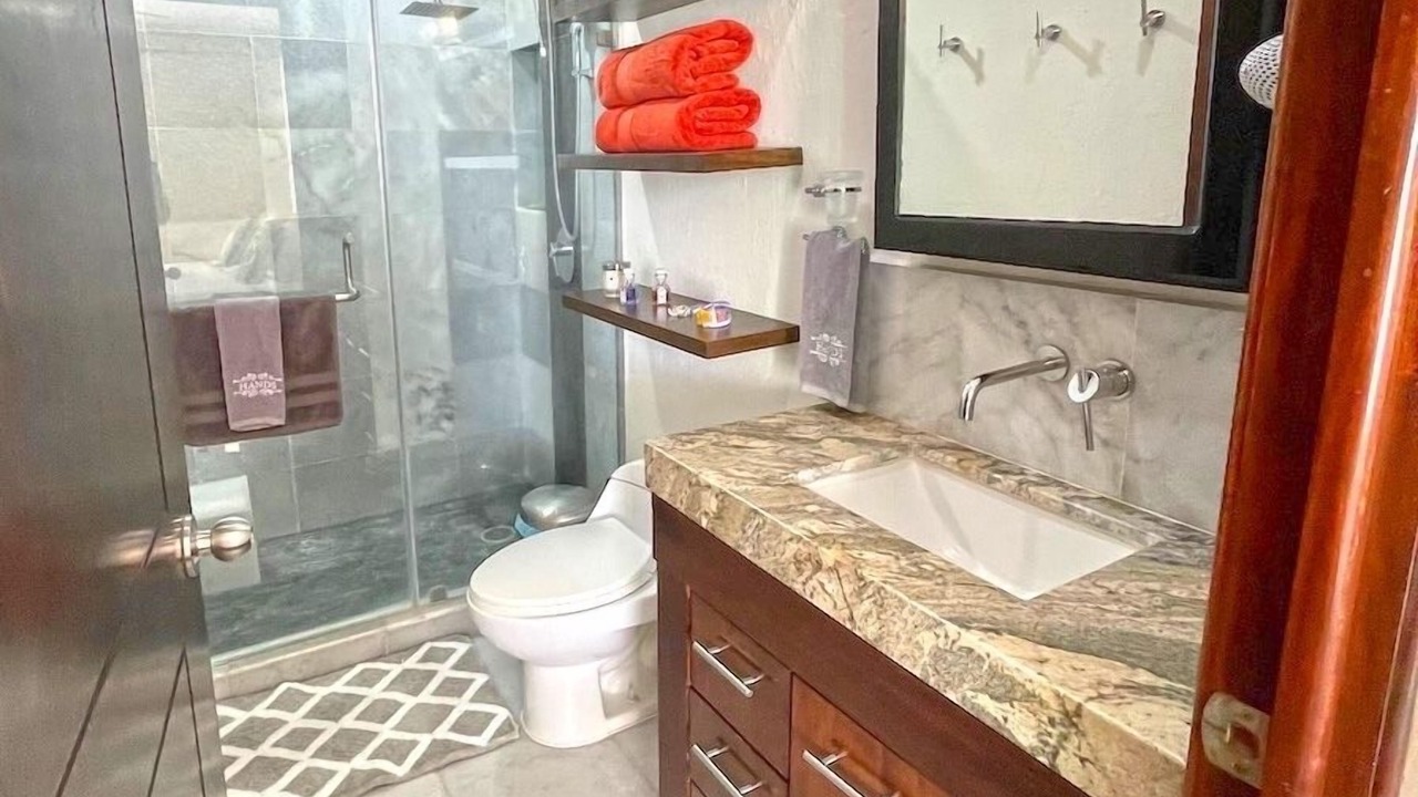 Photo of Bathroom in Flamingos