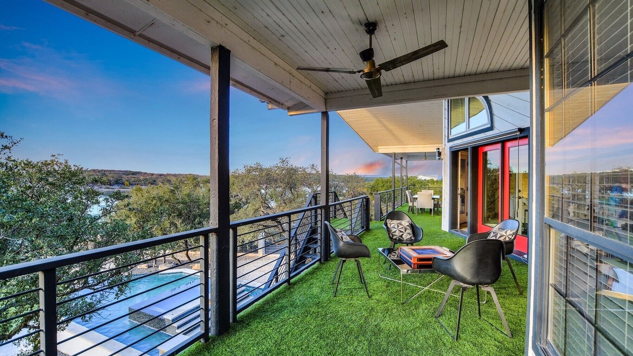 Photo of Patio Balcony in Highland Lake Estates