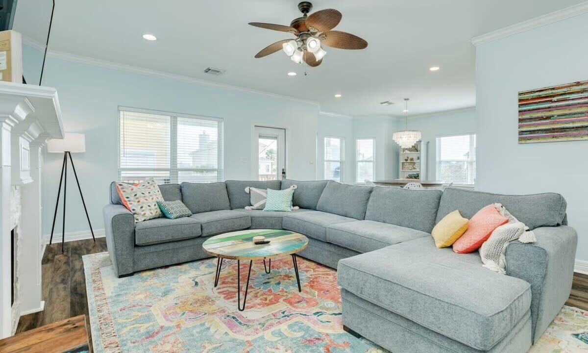 Photo of Livingroom in Pirates Beach