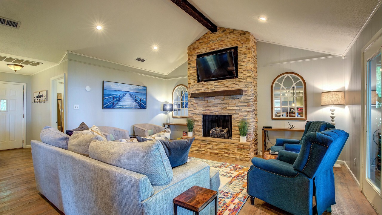 Photo of Livingroom in Bullard