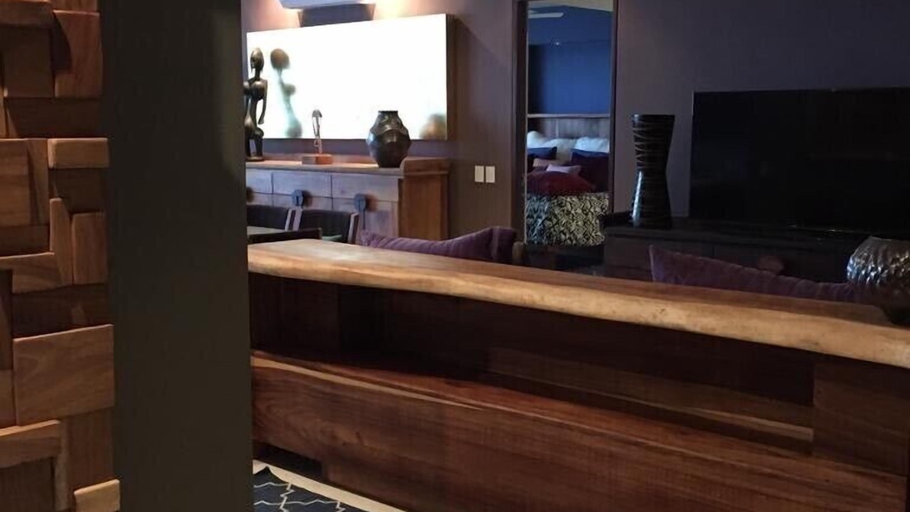 Photo of Livingroom in South Shore Hotel Area