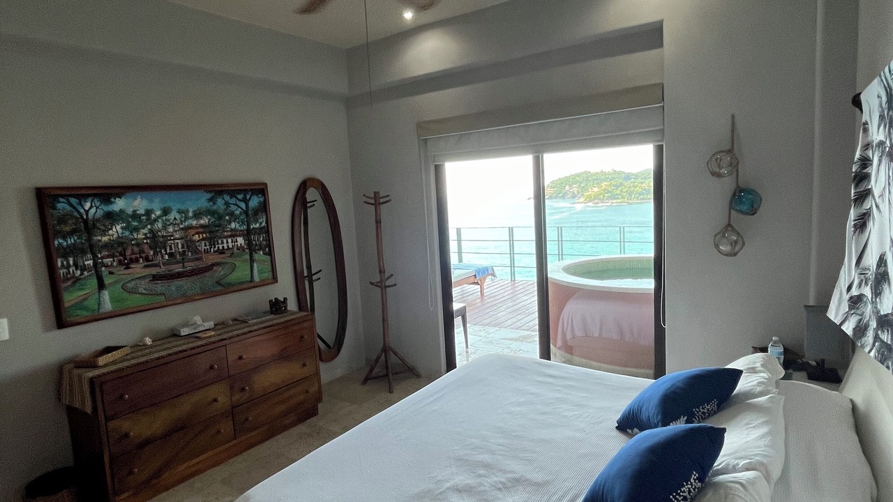 Photo of Bedroom in Zihuatanejo