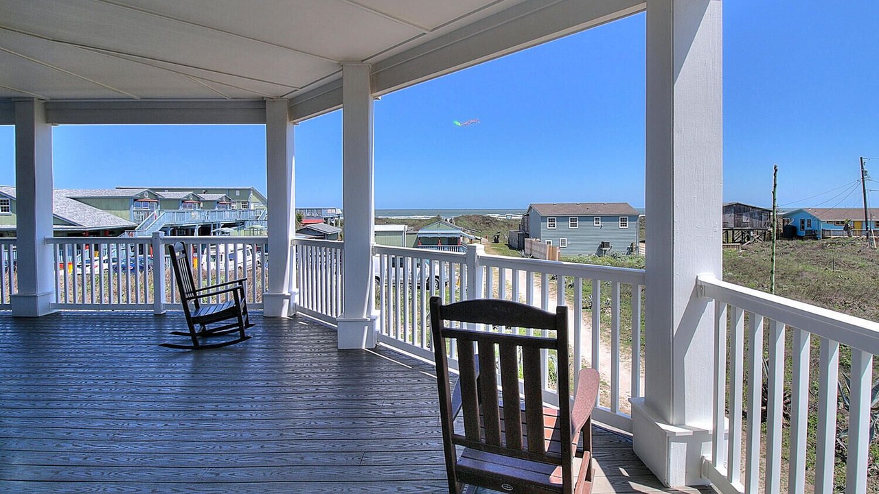 Photo of Patio Balcony in Sand Point