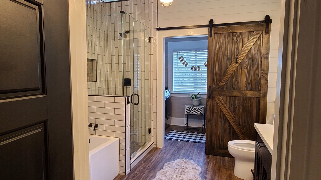 Photo of Bedroom in Glen Rose