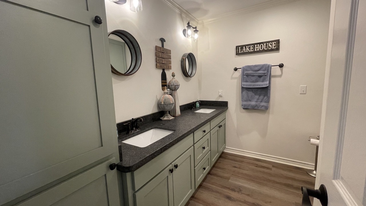 Photo of Bathroom in Brookeland