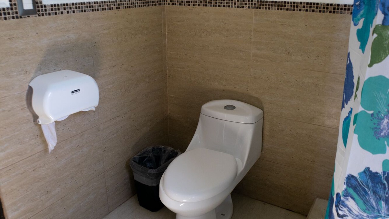 Photo of Bathroom in El Hawaii