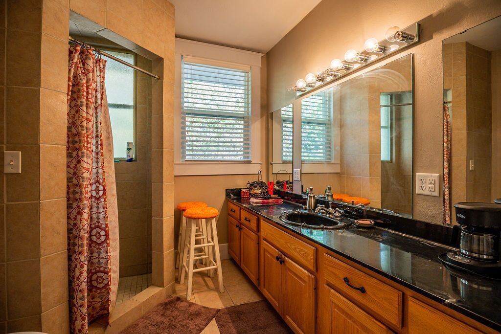 Photo of Bathroom in Sulphur Springs
