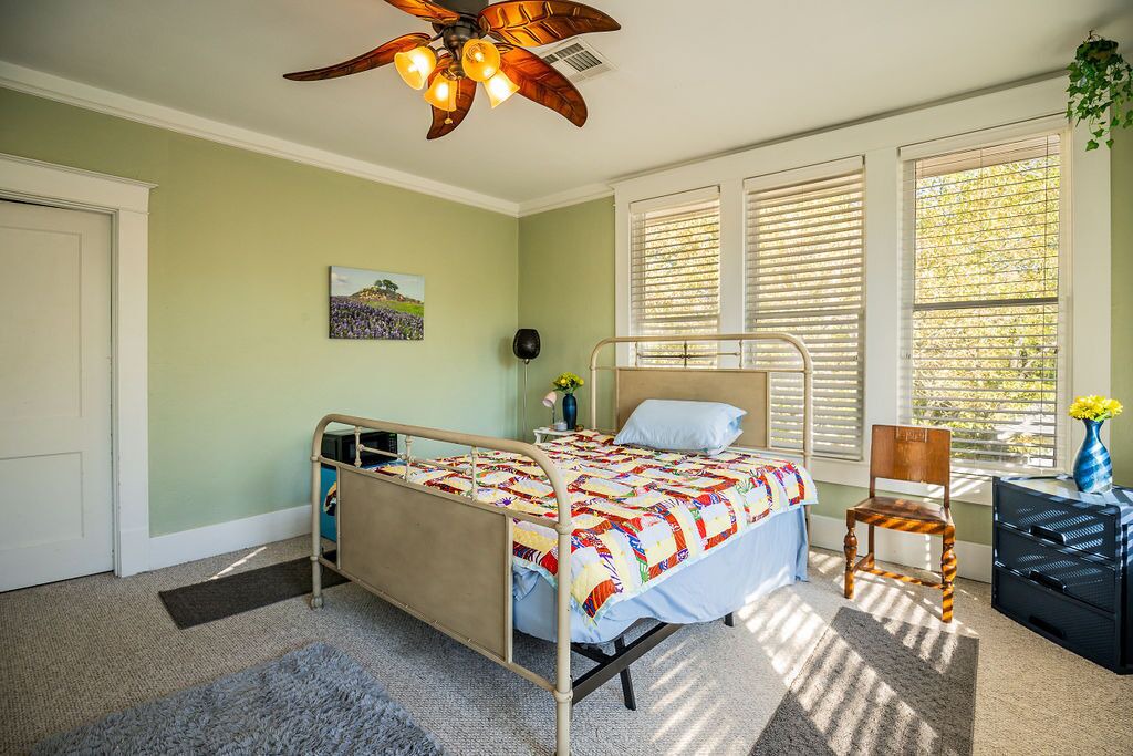 Photo of Bedroom in Sulphur Springs