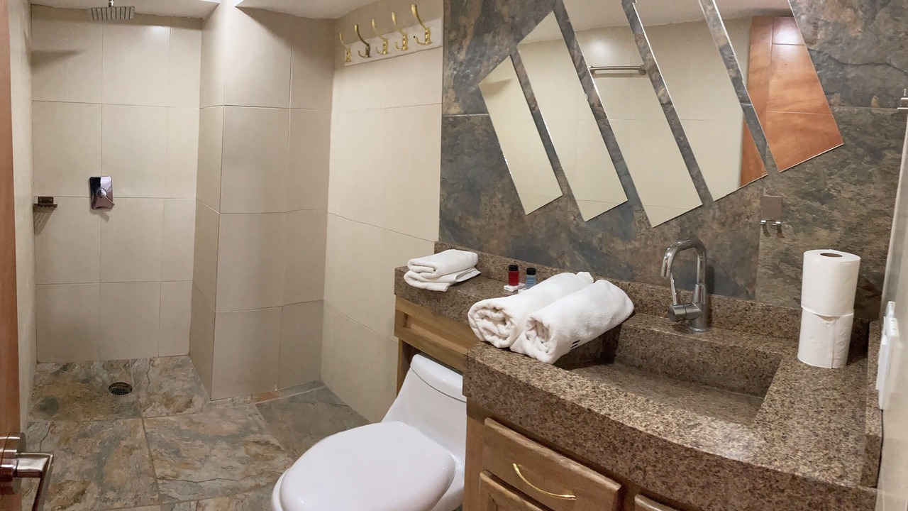 Photo of Bathroom in R