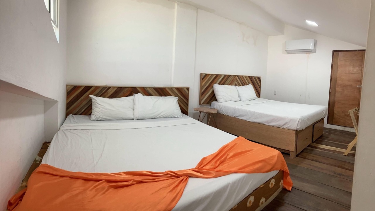 Photo of Bedroom in R