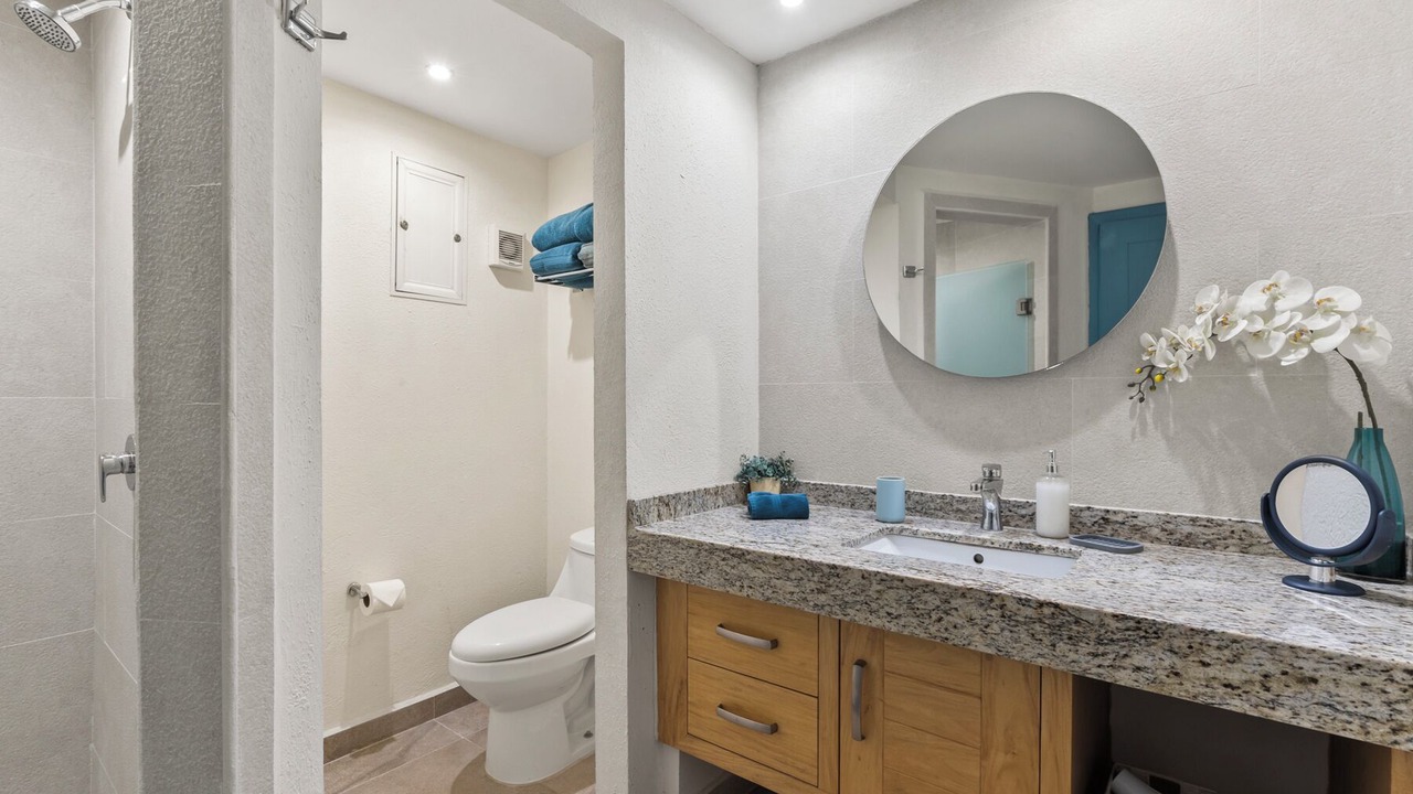 Photo of Bathroom in Flamingos