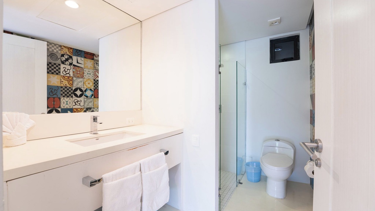 Photo of Bathroom in R