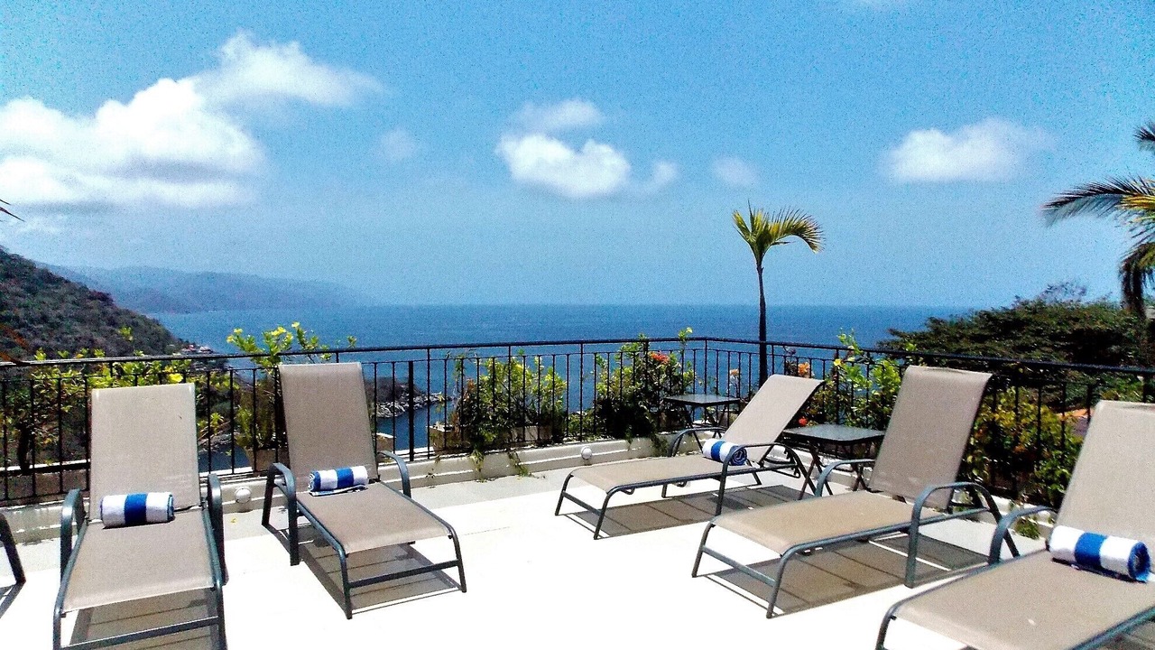 Photo of Patio Balcony in South Shore Hotel Area