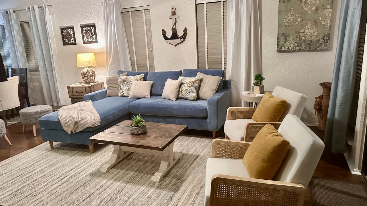 Photo of Livingroom in Horseshoe Bay