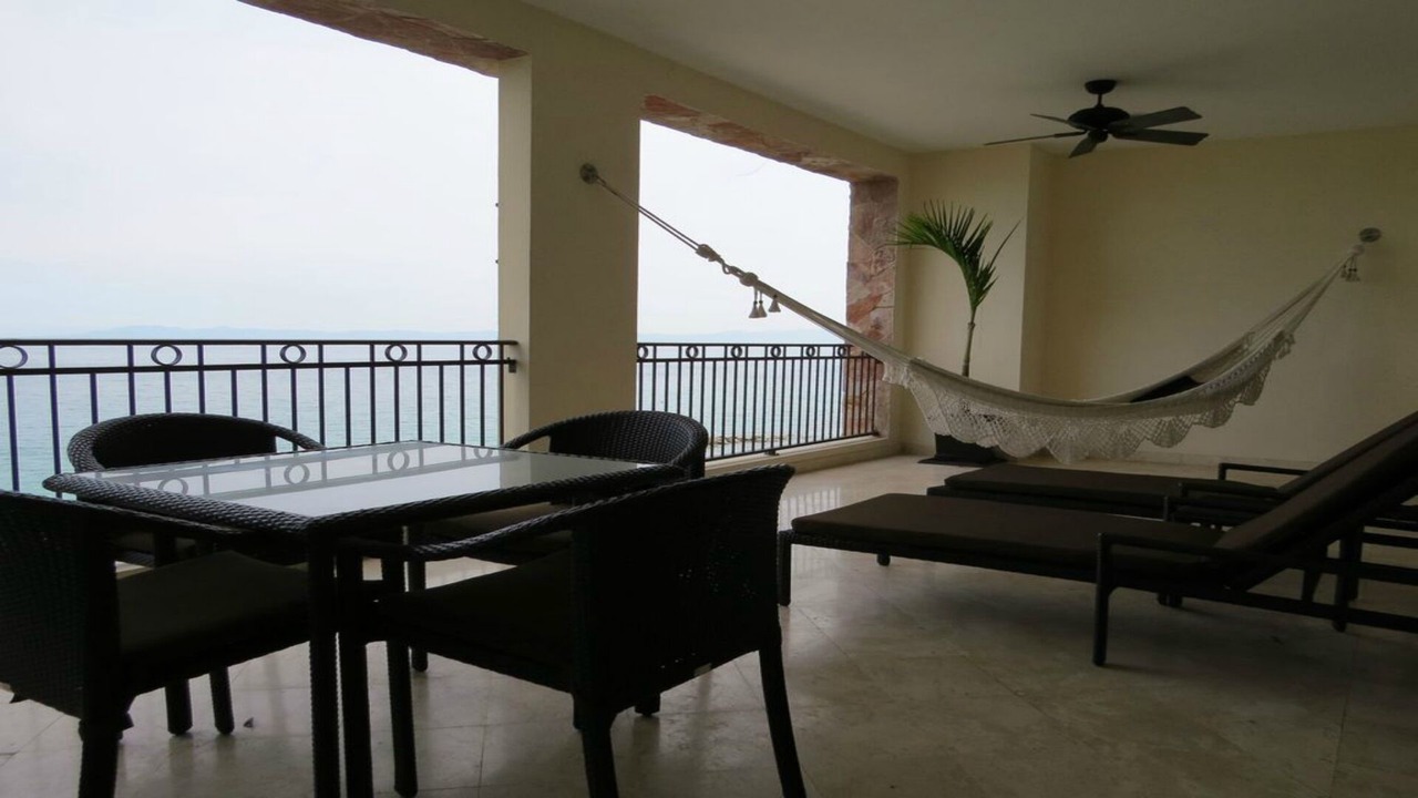 Photo of Patio Balcony in Romantic Zone