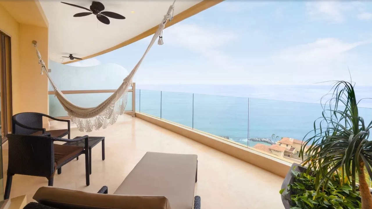 Photo of Patio Balcony in South Shore Hotel Area