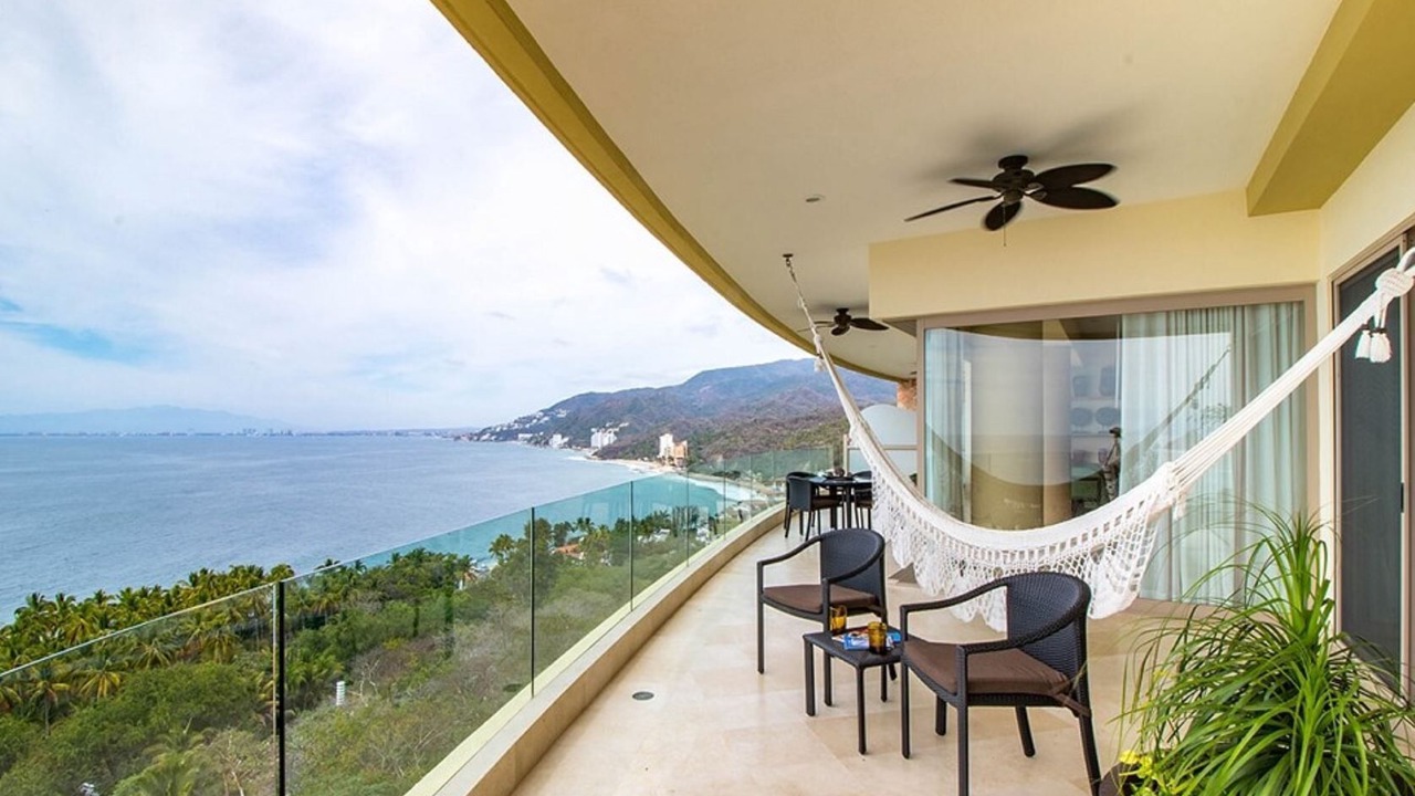 Photo of Patio Balcony in South Shore Hotel Area