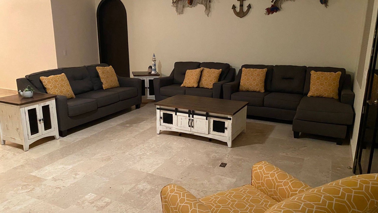 Photo of Livingroom in Laguna Shores