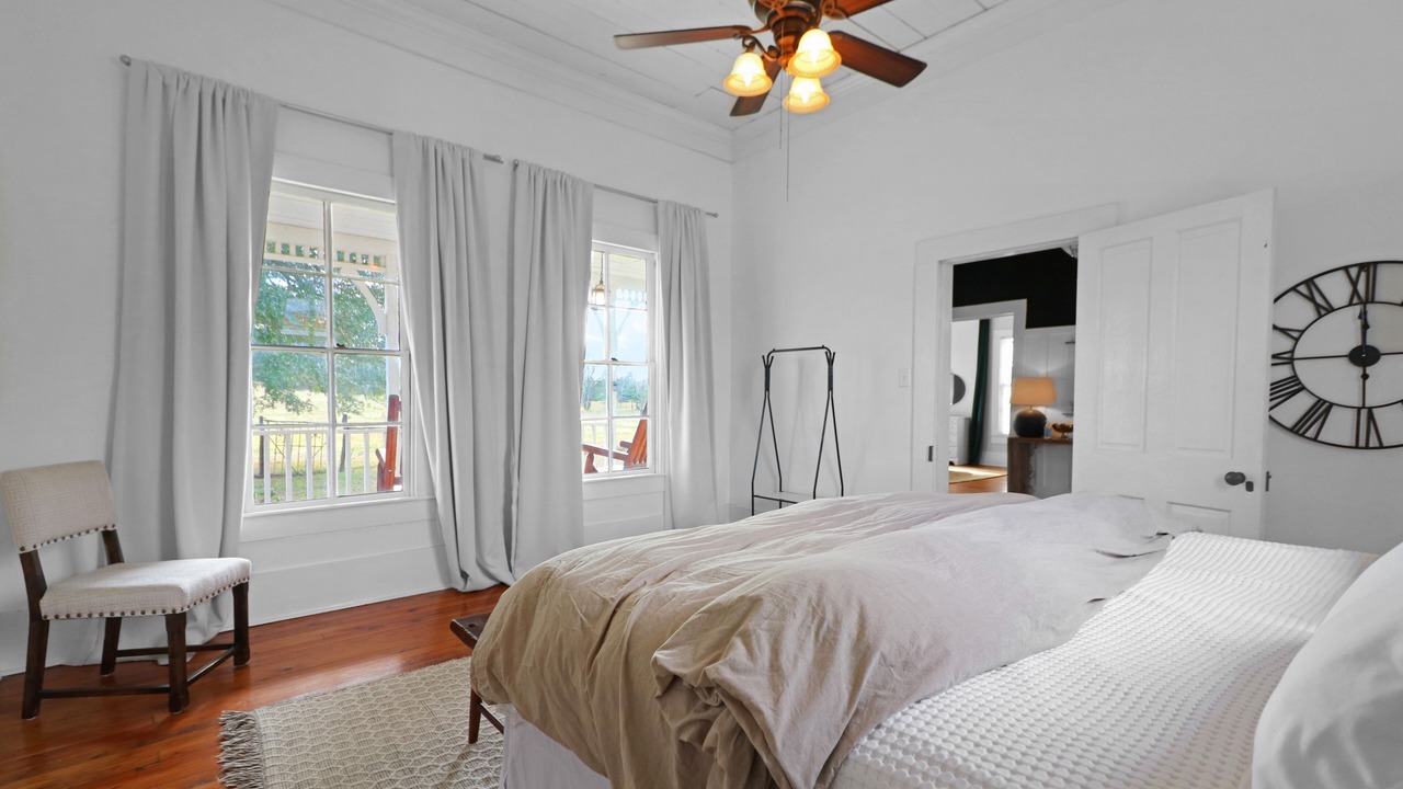 Photo of Bedroom in Navasota