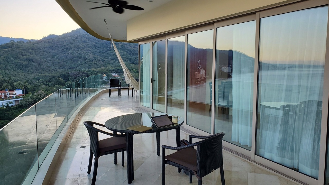 Photo of Patio Balcony in South Shore Hotel Area
