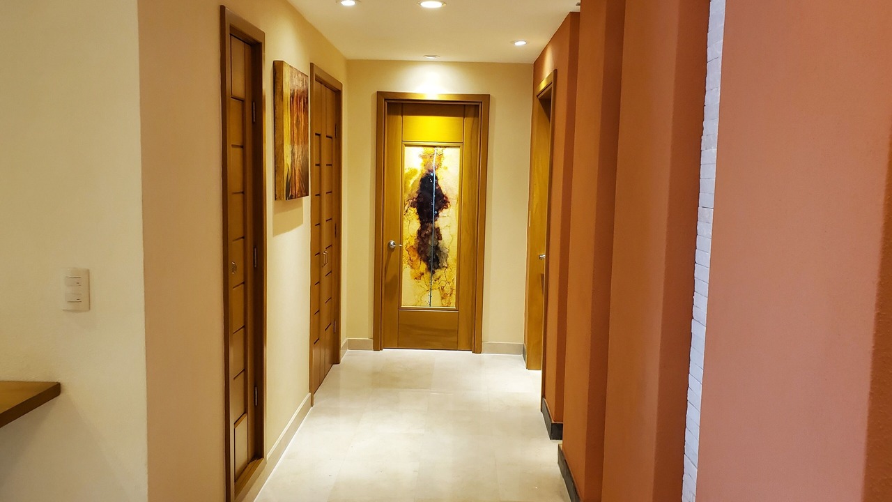 Photo of Bathroom in South Shore Hotel Area