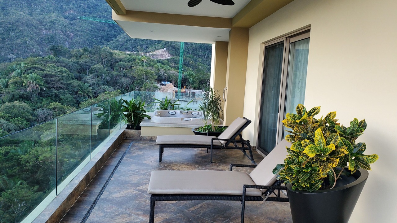 Photo of Patio Balcony in South Shore Hotel Area