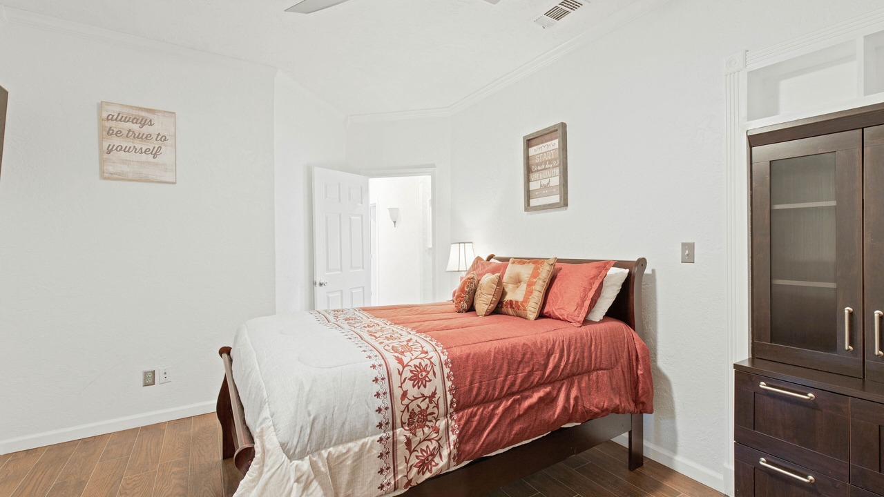 Photo of Bedroom in Granbury