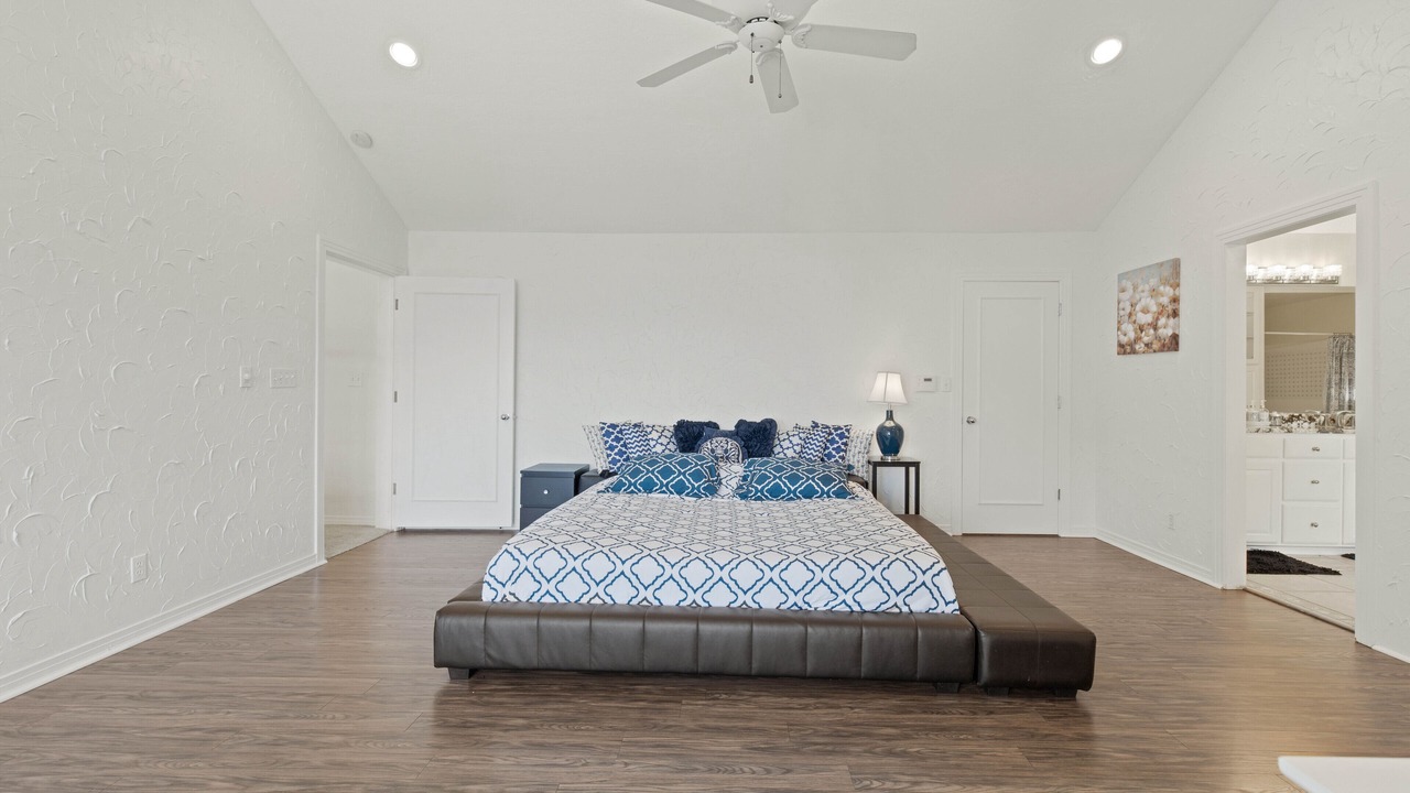Photo of Bedroom in Granbury