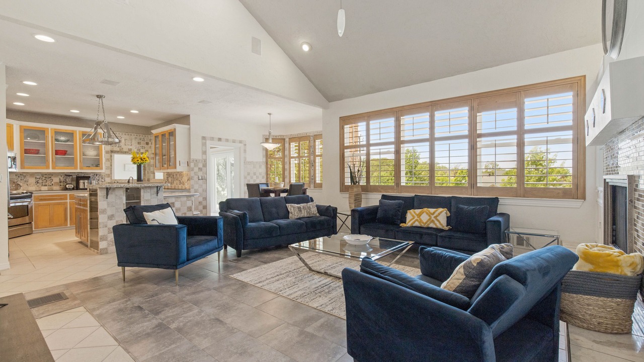 Photo of Livingroom in Granbury