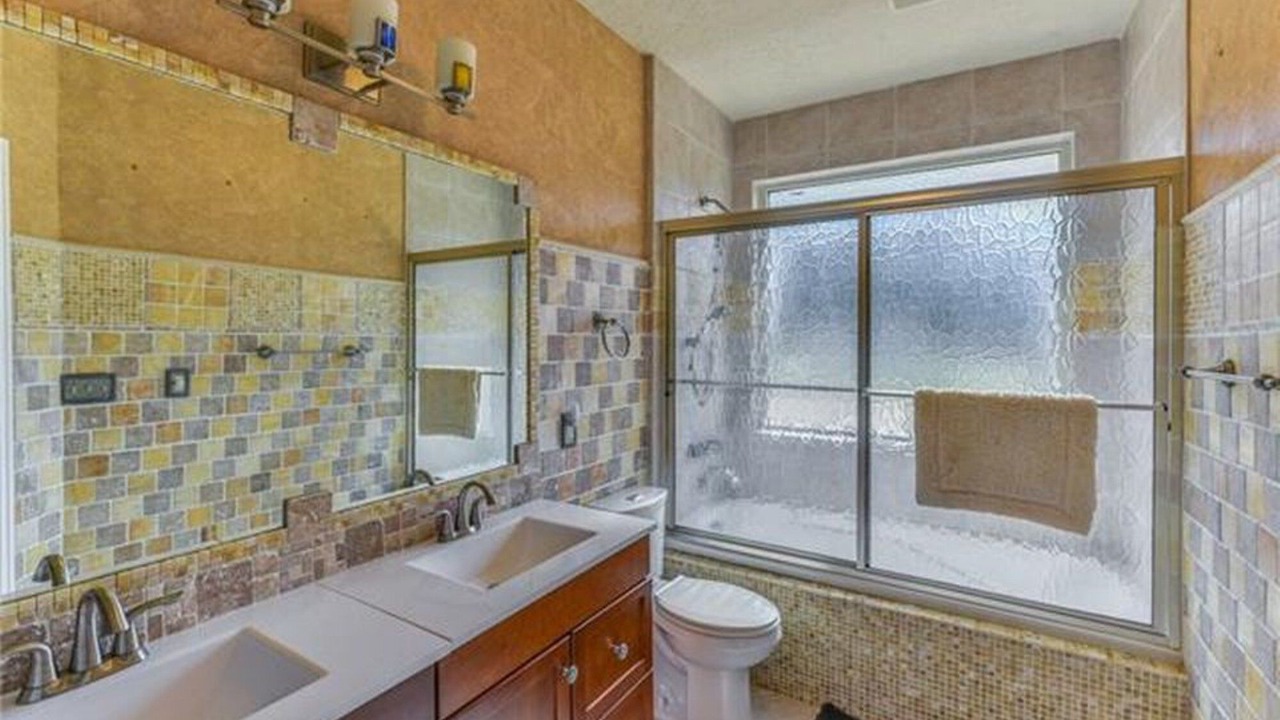 Photo of Bathroom in Granbury