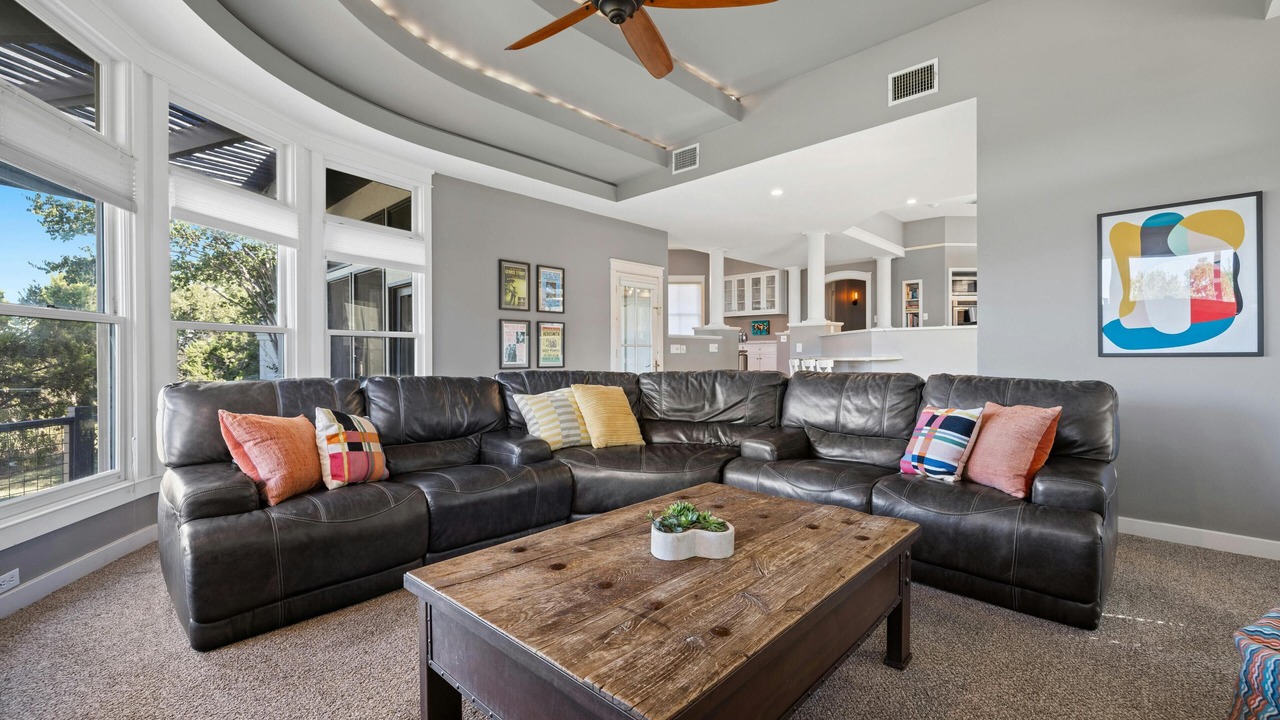Photo of Livingroom in River Pointe