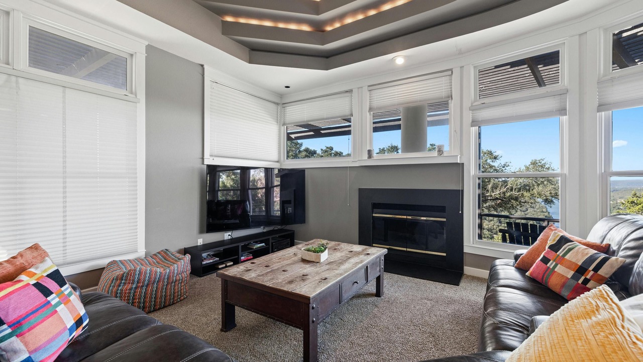 Photo of Livingroom in River Pointe