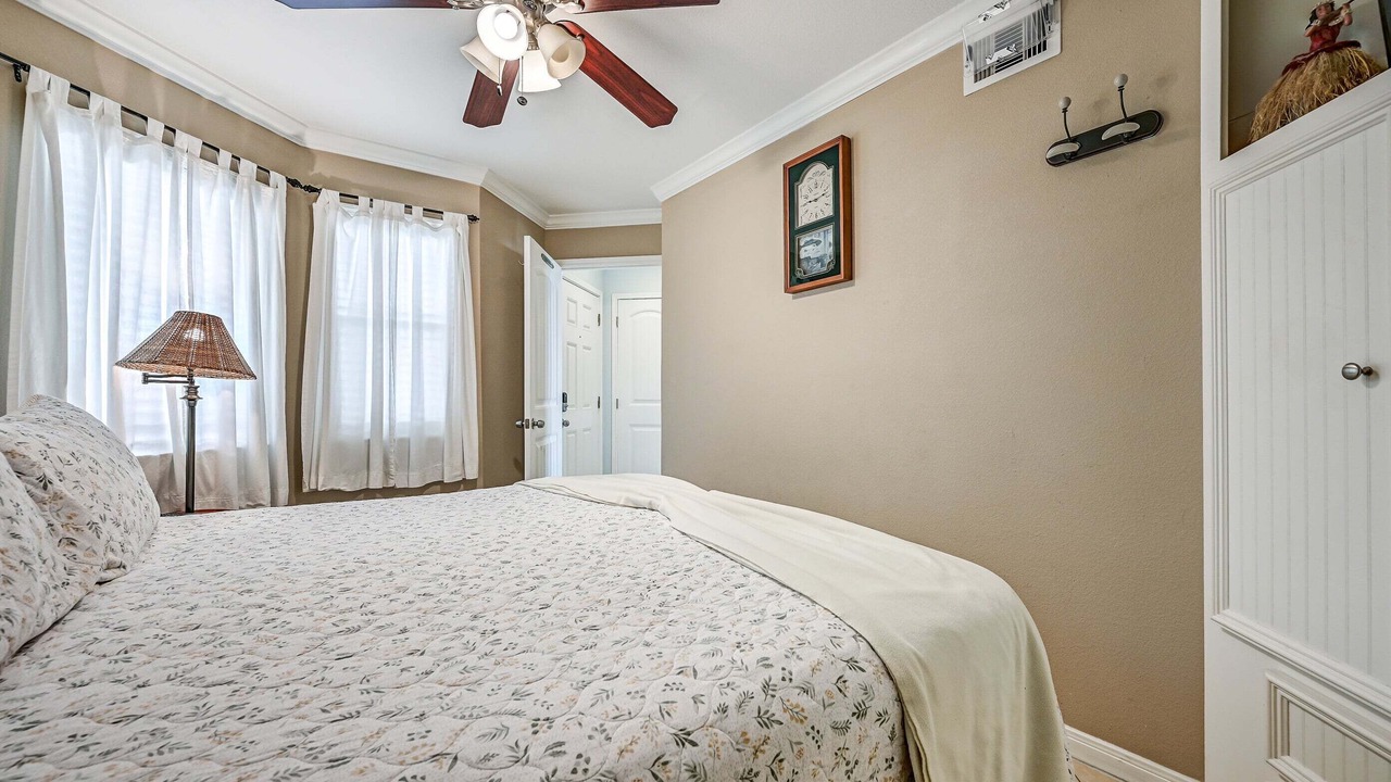 Photo of Bedroom in Galveston