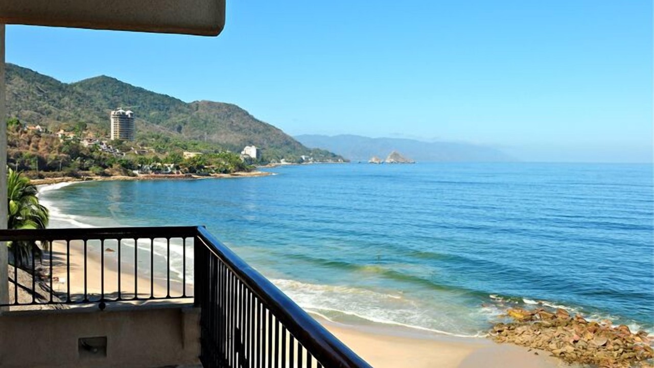 Photo of Patio Balcony in South Shore Hotel Area