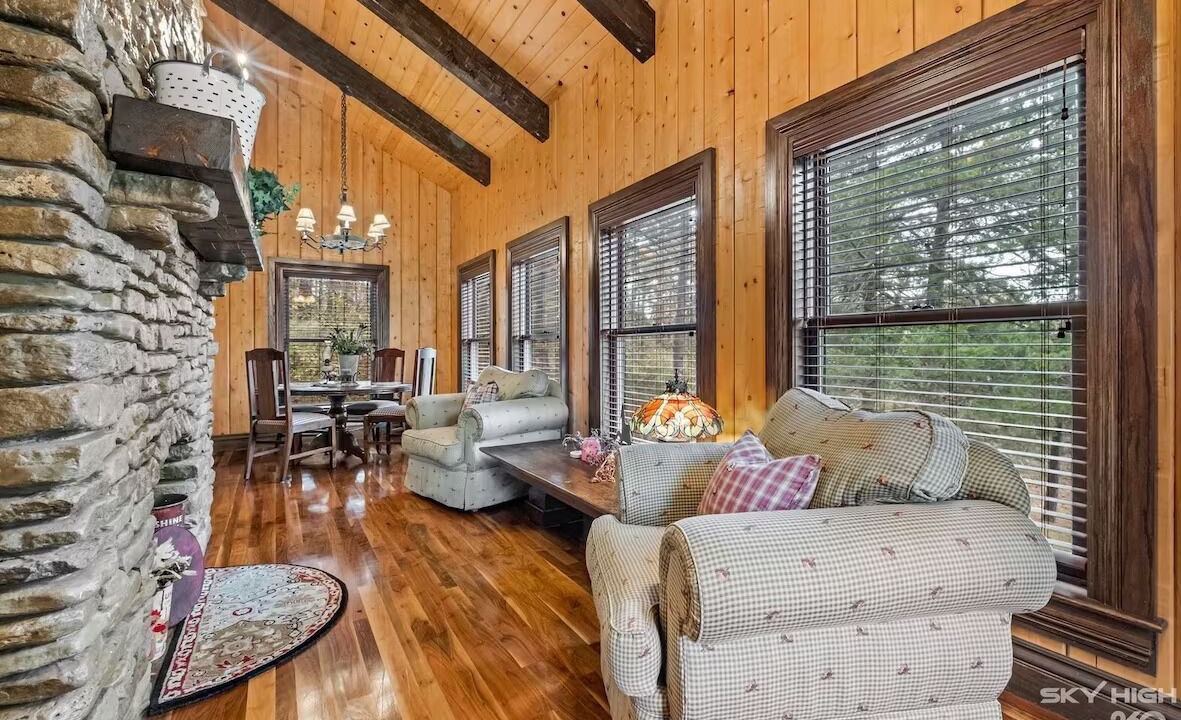 Photo of Bedroom in Eureka Springs
