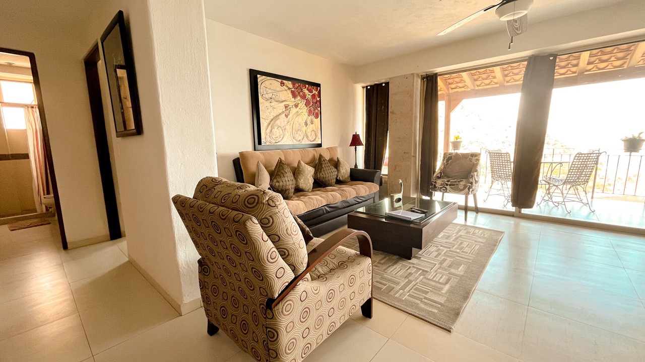 Photo of Livingroom in South Shore Hotel Area