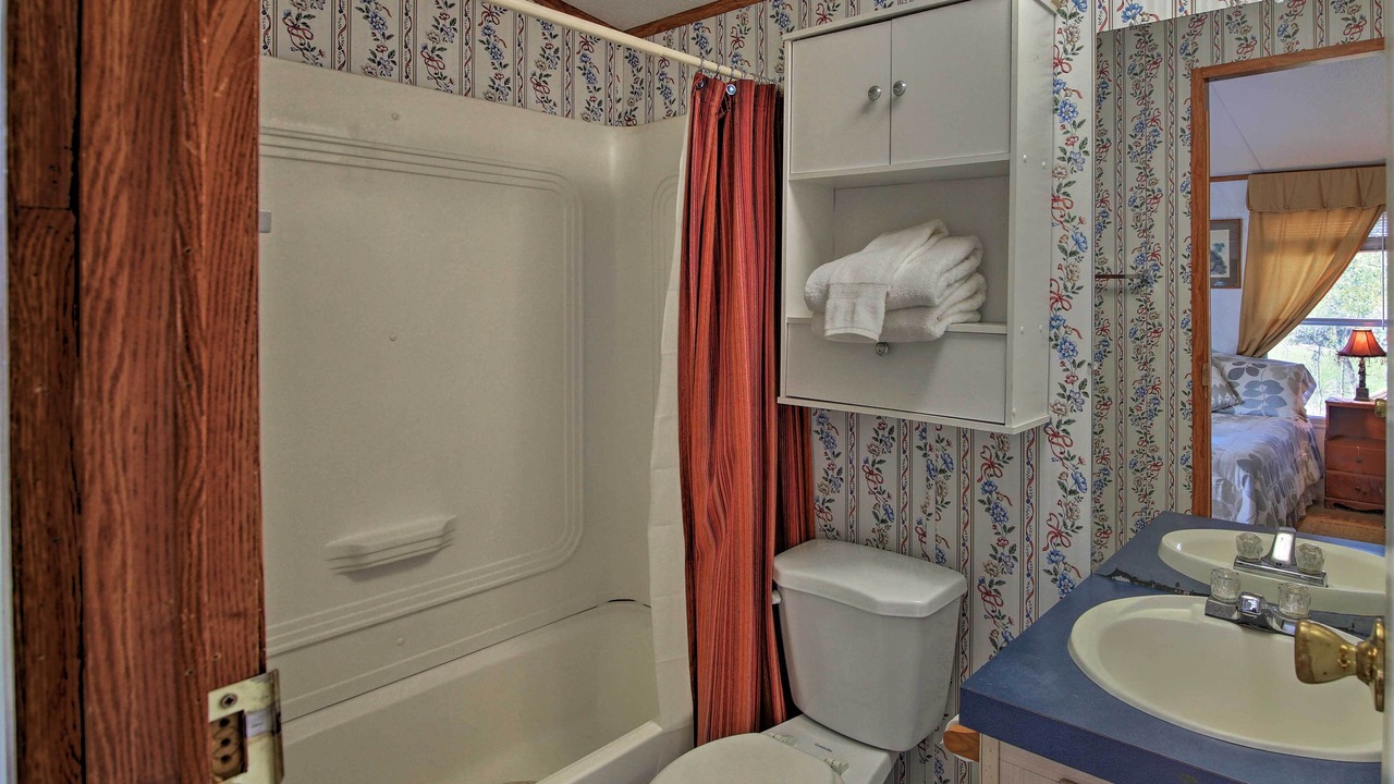 Photo of Bathroom in Utopia