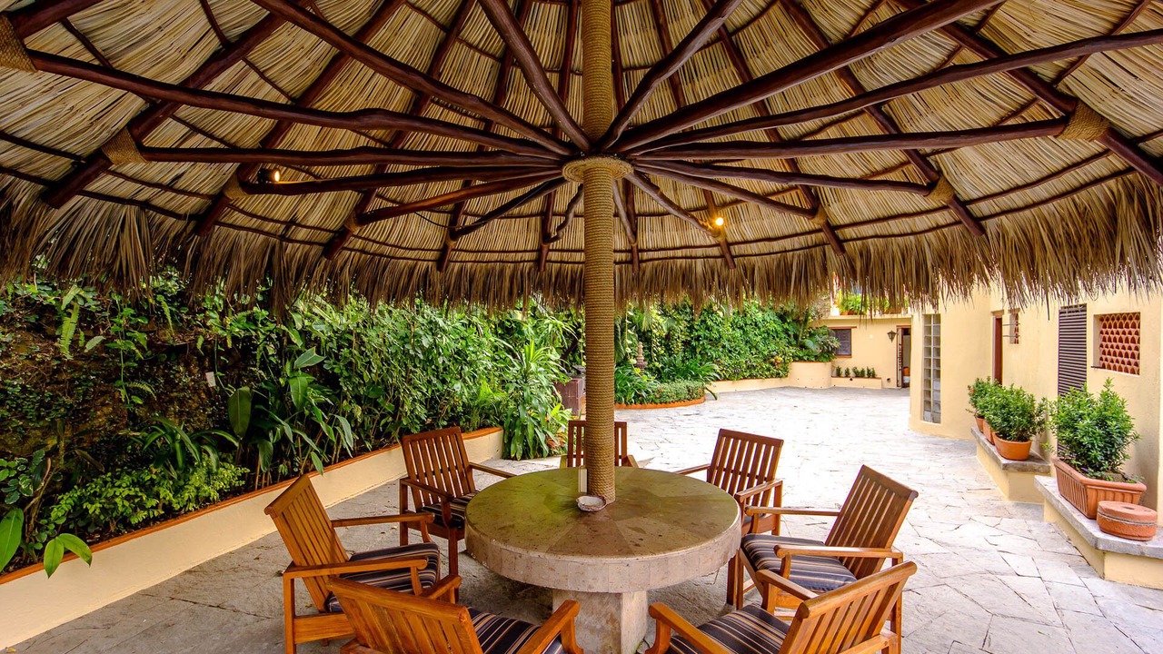 Photo of Outdoor in Romantic Zone