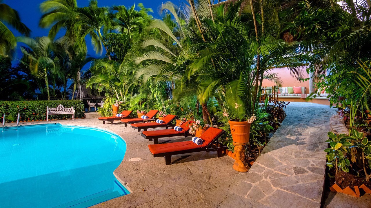 Photo of Outdoor in Romantic Zone
