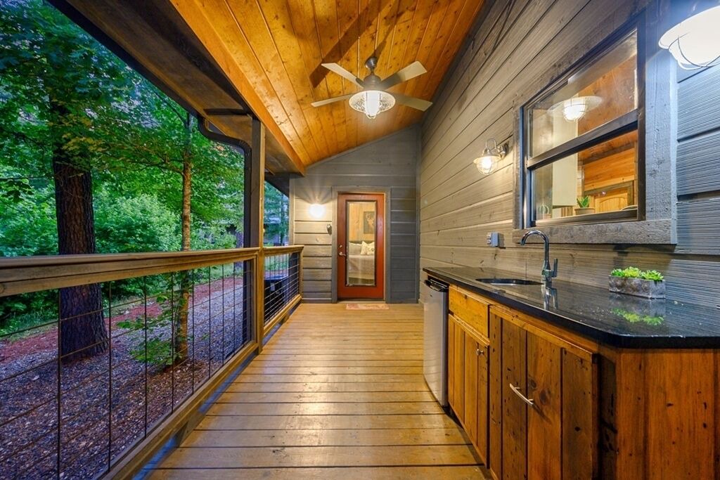 Photo of Patio Balcony in Broken Bow