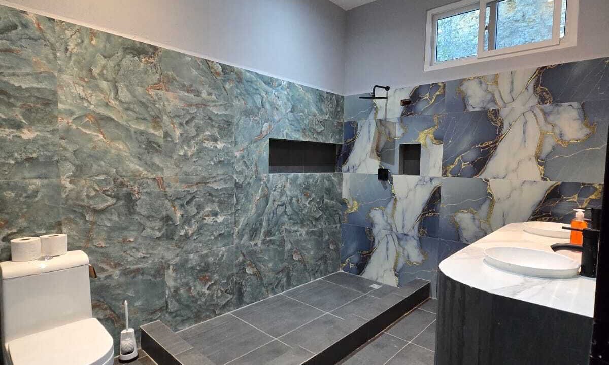Photo of Bathroom in Flores