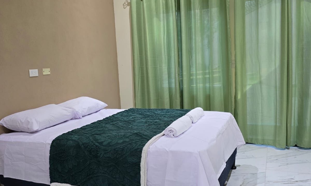Photo of Bedroom in Flores